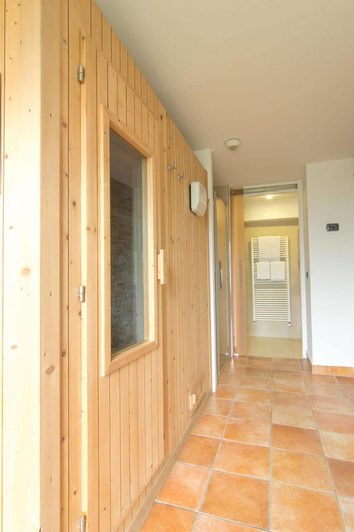 Bed & Wellness Fisterre Bed and Breakfast Belluno Exteriör bild